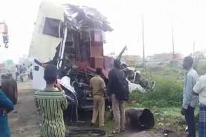 Two Private Buses meet in Terrible Accident; 20 injured and 1 Dead