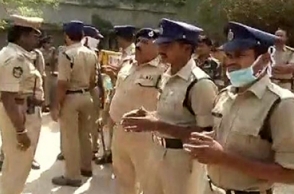 Quarrel between Tamil Nadu, Kerala cops over dumping wastes