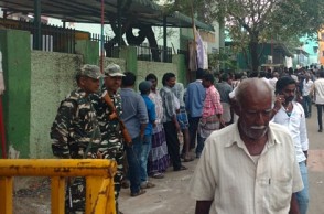 RK Nagar bypoll: Argument between paramilitary forces and journalists