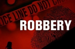 Robbers drill hole onto jewellery shop in filmy style loot