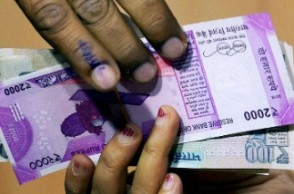 Ruckus in RK Nagar, huge amount seized by EC