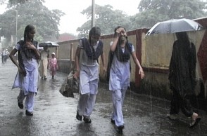 Schools and Colleges in these districts declared holiday due to heavy rain