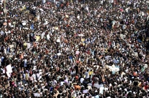 Huge protest erupts: Tamil Nadu students lash out