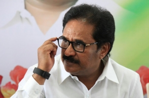 TN Congress leader meets Super star Rajinikanth at his home