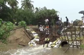 TN rains: Temporary bridge washes away