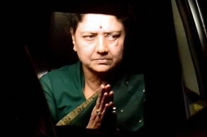TTV to meet Sasikala in prison to wish 'Happy Birthday'