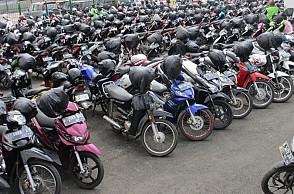 Two-wheeler parking rates in theatres fixed