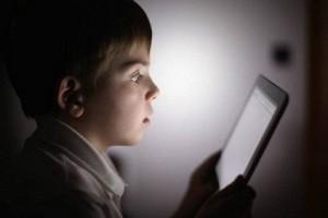 Dad creates app that locks children's phones if they do not answer parents' calls