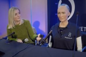 I have feelings like everyone else: AI robot Sophia