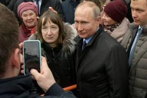 Video: "Can You Live On Rs. 12K Per Month? Woman Ask Russian President; He Replies! 