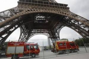 Shocking! Eiffel Tower closed after man seen doing dangerous stunt