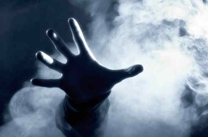 In a series of tweets, this man says that his apartment is haunted