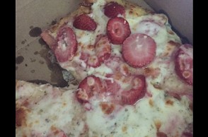 Pizza lovers on Twitter join forces against ‘Strawberry Pizza’