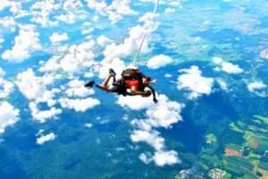 Horrific accident! Woman falls from sky after parachute fails to open during skydiving