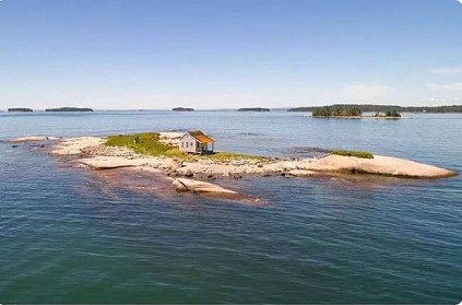 World\'s Loneliest House on a deserted island is now up for sale