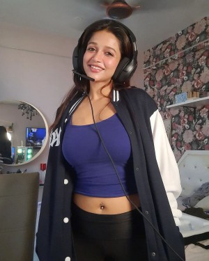 Anaika Soti (aka) Anaikaa Soti