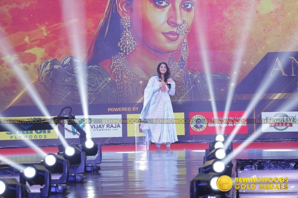 Anushka Shetty (aka) Actress Anushka Shetty