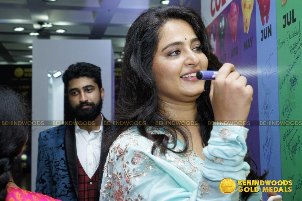 Anushka Shetty (aka) Actress Anushka Shetty