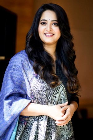 Anushka Shetty (aka) Actress Anushka Shetty