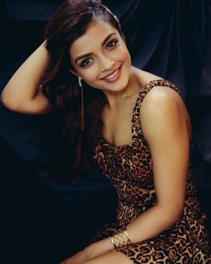 Ashna Zaveri (aka) Actress Ashna Zaveri
