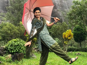 Athulya Ravi (aka) AthulyaRavi