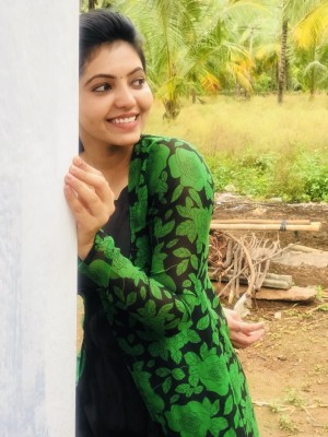 Athulya Ravi (aka) AthulyaRavi