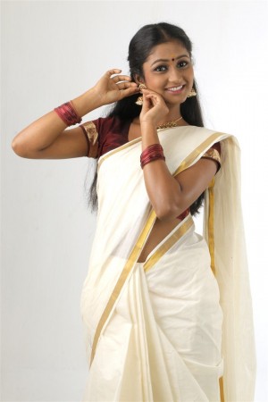 Gayathiri (aka) Gayathri