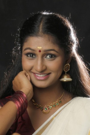 Gayathiri (aka) Gayathri