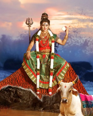 Gayathri Yuvaraaj (aka) Gayathri Yuvaraj