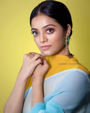 Janani Iyer (aka) Janani