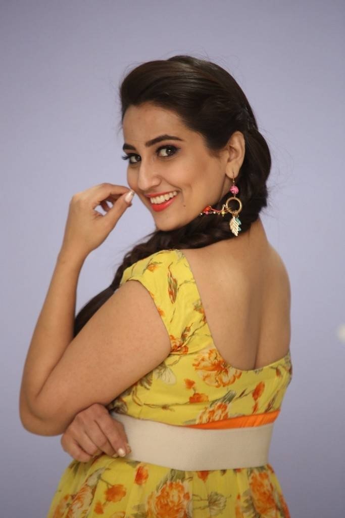 Manjusha (aka) Manjushaa