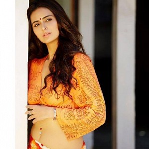 Meenakshi Dixit