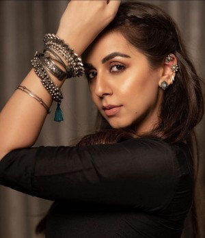 Nikki Galrani (aka) Niki Galrani