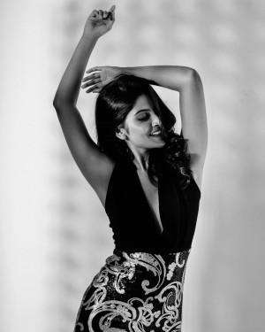 Nivedhithaa Sathish (aka) Nivedhitha