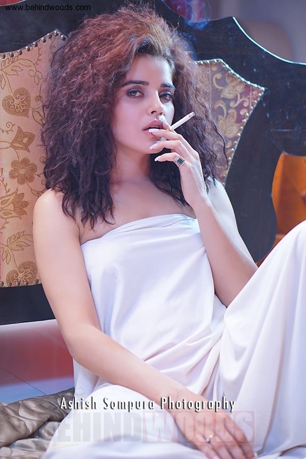 Pia Bajpai (aka) PiaBajpai