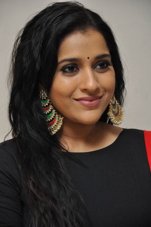 Rashmi Gautam (aka) RashmiGautam