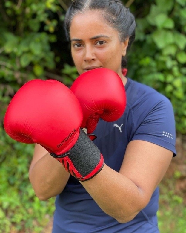 Sameera Reddy (aka) SameeraReddy