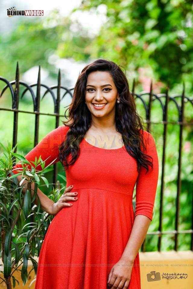 Sanjana Singh (aka) Sanjanaa