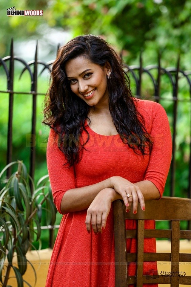 Sanjana Singh (aka) Sanjanaa