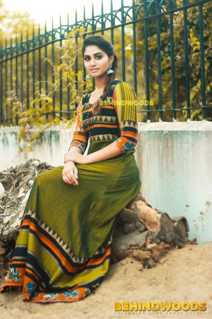 Shivaani (aka) Shivani