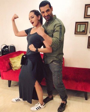 Sonakshi Sinha (aka) Sonakshi