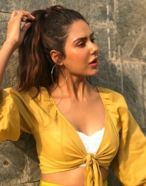 Sonam Bajwa (aka) Sonampreet Bajwa