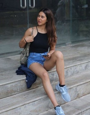 Sonam Bajwa (aka) Sonampreet Bajwa