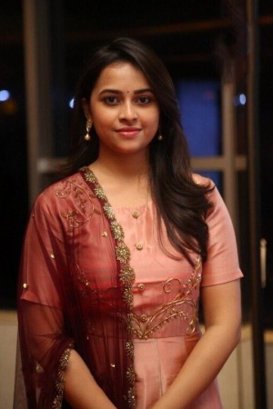 Sri Divya (aka) Sri Diviya