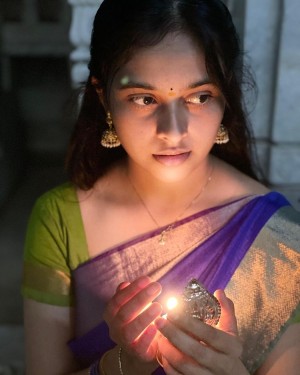 Sri Divya (aka) Sri Diviya