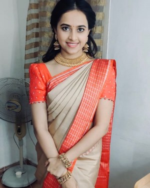 Sri Divya (aka) Sri Diviya