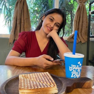 Sridivya (aka) Sri Divya