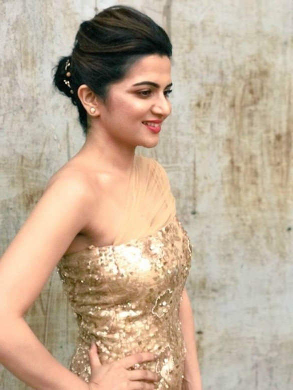 Dhivyadharshini (aka) Dhivya dharshini