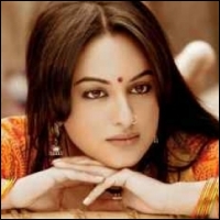 sonakshi-sinha-kamal-haasan-15-06-11