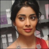 shriya-saran-telangana-08-11-11